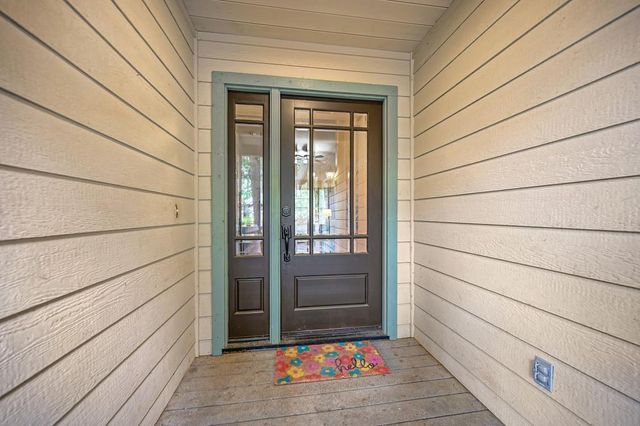 6584 Green Leaf Ln, Foresthill, CA 95631