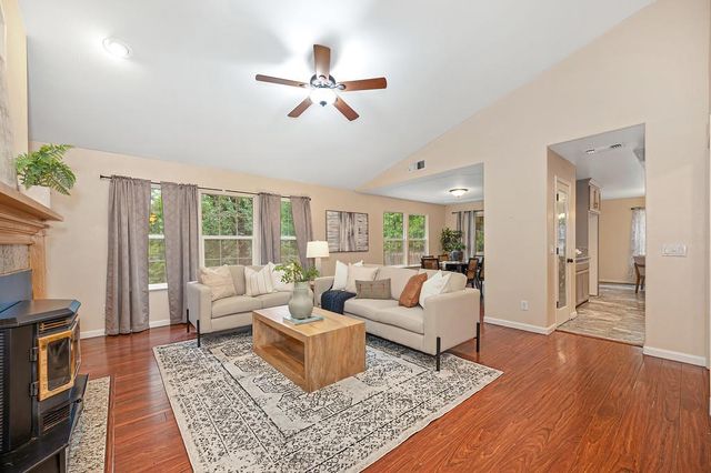 6584 Green Leaf Ln, Foresthill, CA 95631
