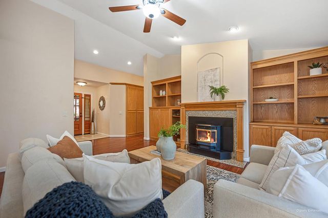 6584 Green Leaf Ln, Foresthill, CA 95631