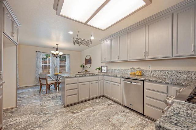 6584 Green Leaf Ln, Foresthill, CA 95631
