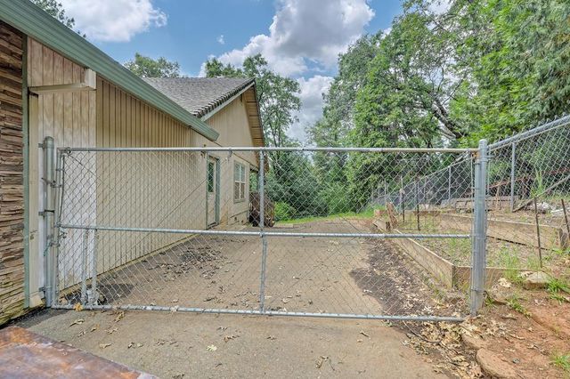 6584 Green Leaf Ln, Foresthill, CA 95631