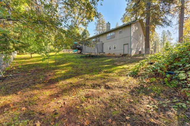 6584 Green Leaf Ln, Foresthill, CA 95631