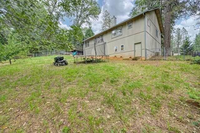 6584 Green Leaf Ln, Foresthill, CA 95631