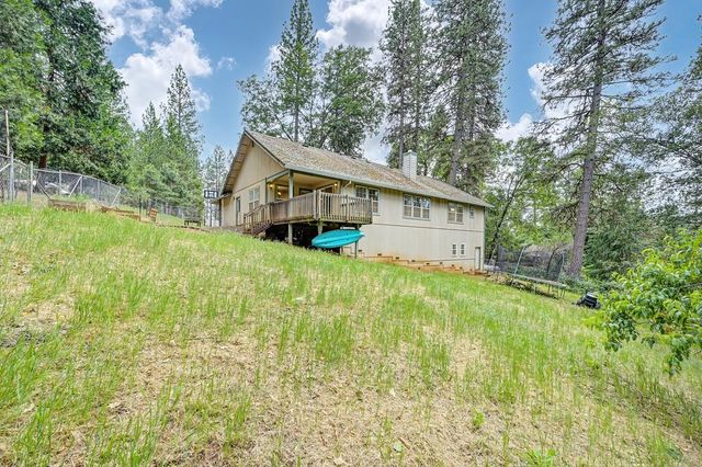 6584 Green Leaf Ln, Foresthill, CA 95631
