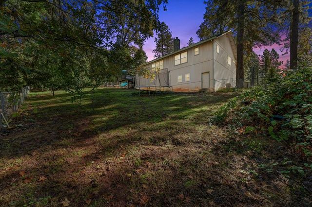 6584 Green Leaf Ln, Foresthill, CA 95631