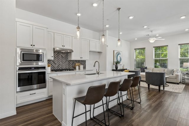 9901 Schramm Street, Irving, TX 75063