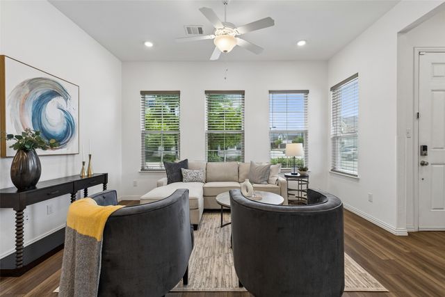 9901 Schramm Street, Irving, TX 75063
