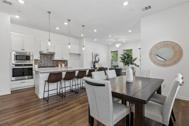9901 Schramm Street, Irving, TX 75063