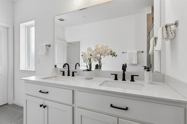 9901 Schramm Street, Irving, TX 75063