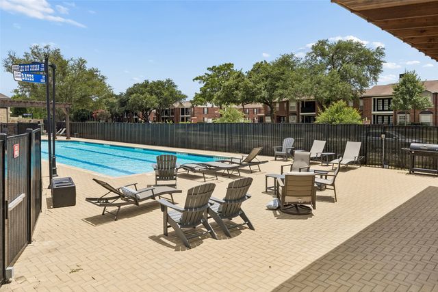 9901 Schramm Street, Irving, TX 75063
