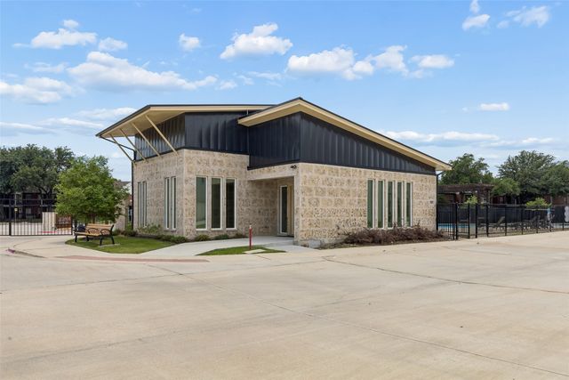 9901 Schramm Street, Irving, TX 75063