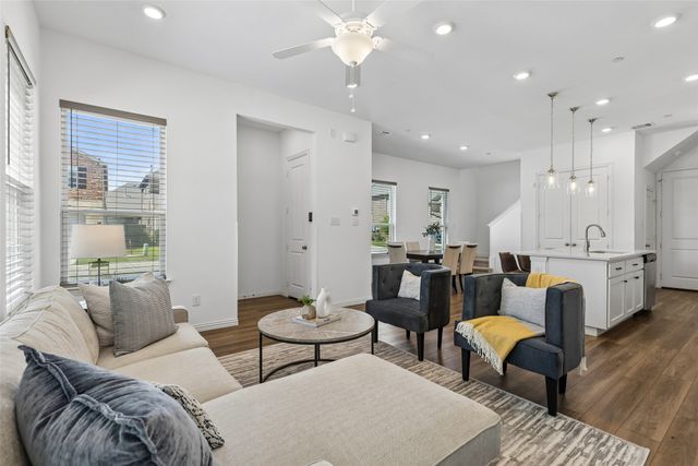 9901 Schramm Street, Irving, TX 75063