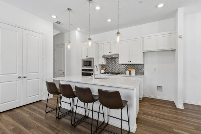 9901 Schramm Street, Irving, TX 75063