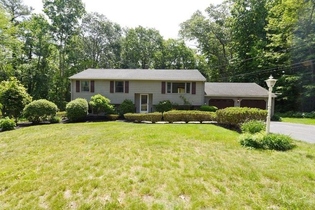 212 Spruce Way, Hanover, MA 02339