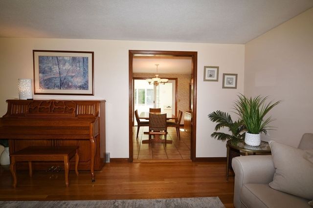 212 Spruce Way, Hanover, MA 02339