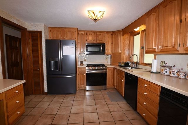 212 Spruce Way, Hanover, MA 02339