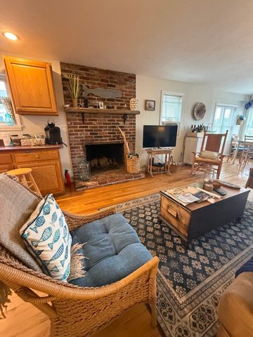 19 Old Mouth Rd, Scituate, MA 02066