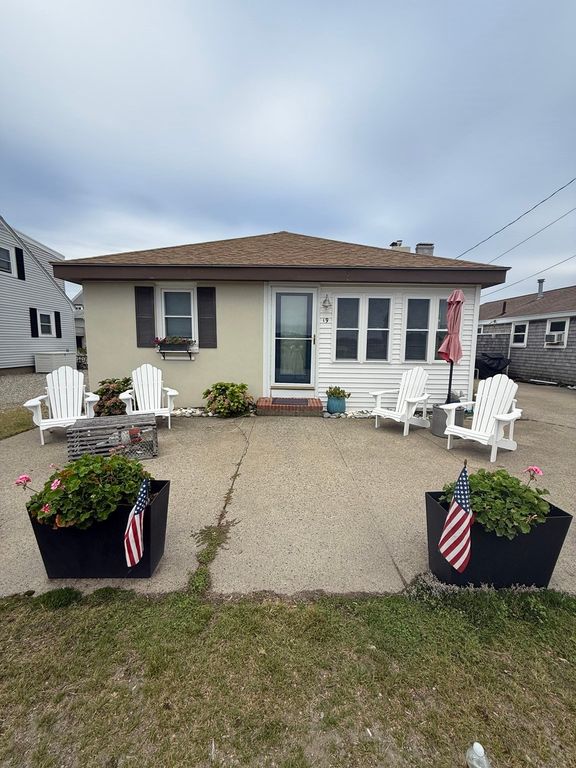 19 Old Mouth Rd, Scituate, MA 02066