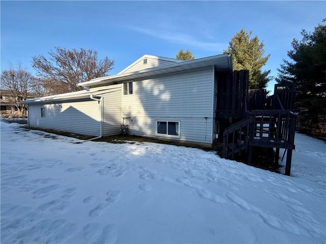 1215 Glades Drive, Altoona, WI 54720