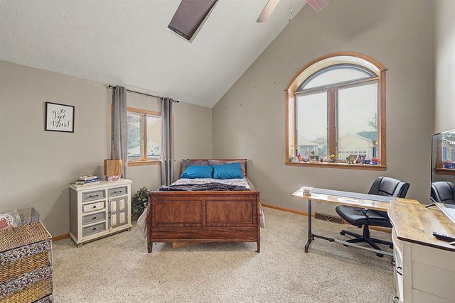 1220 Fredrich Dr., Salina, KS 67401