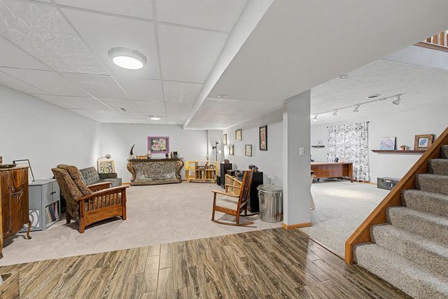 1220 Fredrich Dr., Salina, KS 67401
