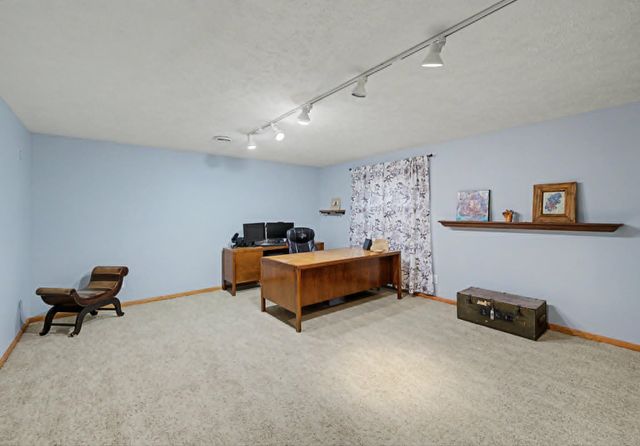 1220 Fredrich Dr., Salina, KS 67401