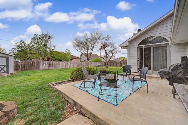 1220 Fredrich Dr., Salina, KS 67401