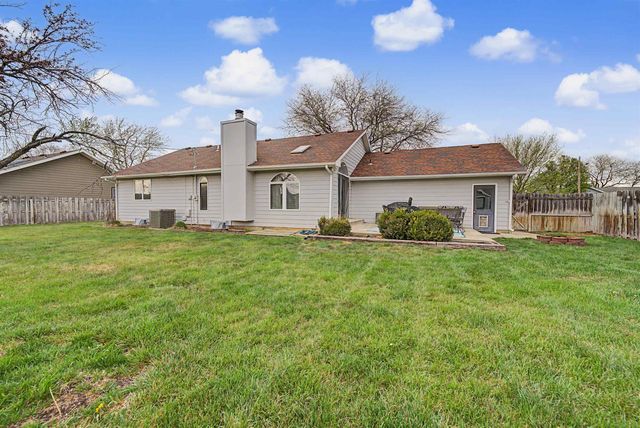 1220 Fredrich Dr., Salina, KS 67401