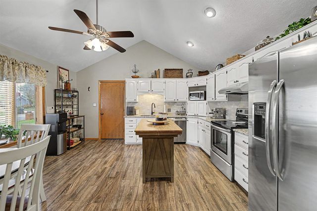 1220 Fredrich Dr., Salina, KS 67401