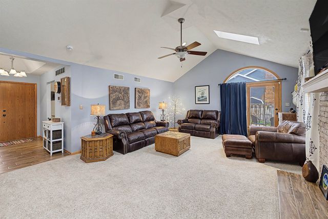 1220 Fredrich Dr., Salina, KS 67401