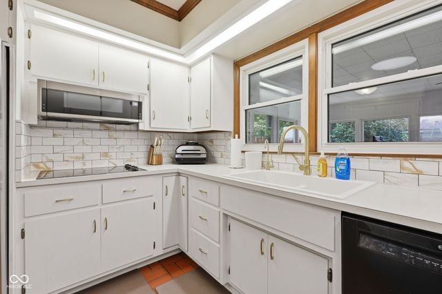 5 Windridge, Anderson, IN 46011
