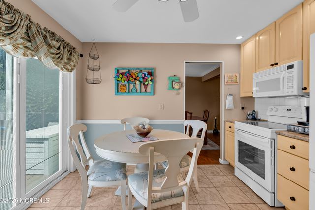 17 Devon Drive, Manalapan, NJ 07726