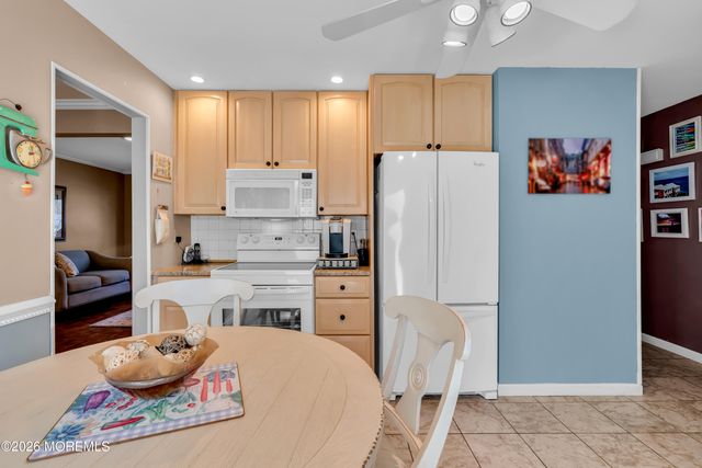 17 Devon Drive, Manalapan, NJ 07726