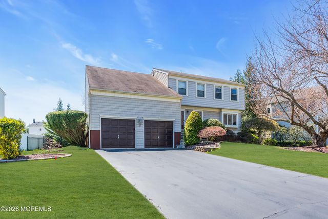 17 Devon Drive, Manalapan, NJ 07726
