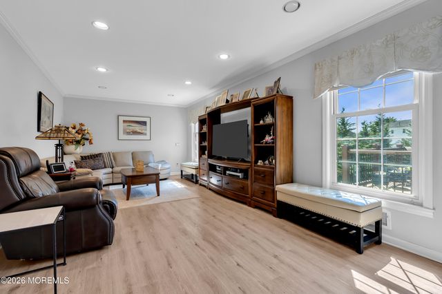 17 Devon Drive, Manalapan, NJ 07726