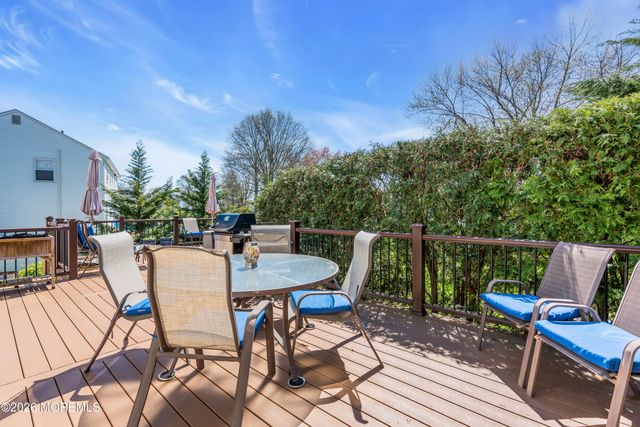 17 Devon Drive, Manalapan, NJ 07726