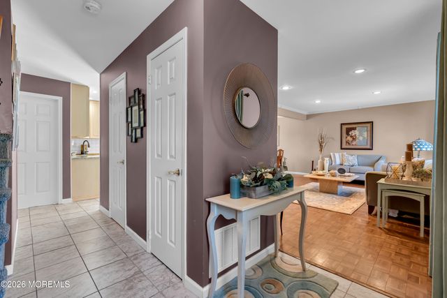 17 Devon Drive, Manalapan, NJ 07726