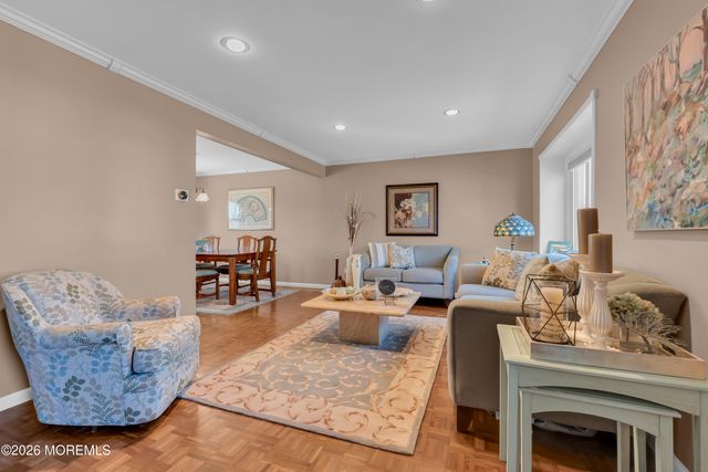 17 Devon Drive, Manalapan, NJ 07726