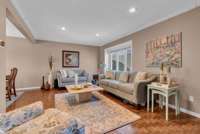 17 Devon Drive, Manalapan, NJ 07726
