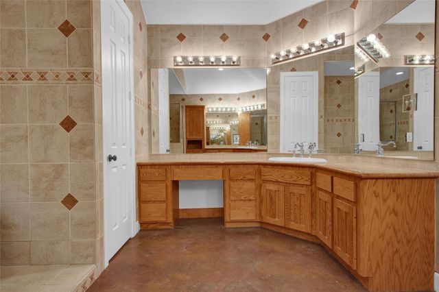21405 Whispering Pines, Humble, TX 77338