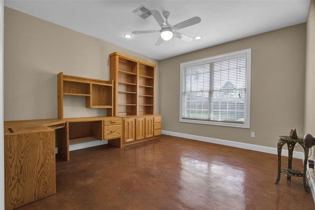 21405 Whispering Pines, Humble, TX 77338