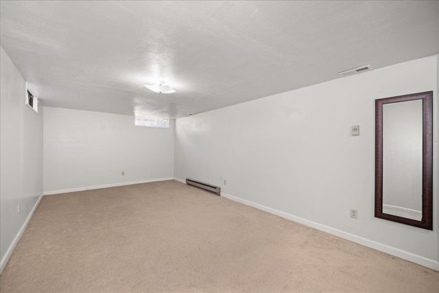 6814 N Lincoln Ave, Spokane, WA 99208