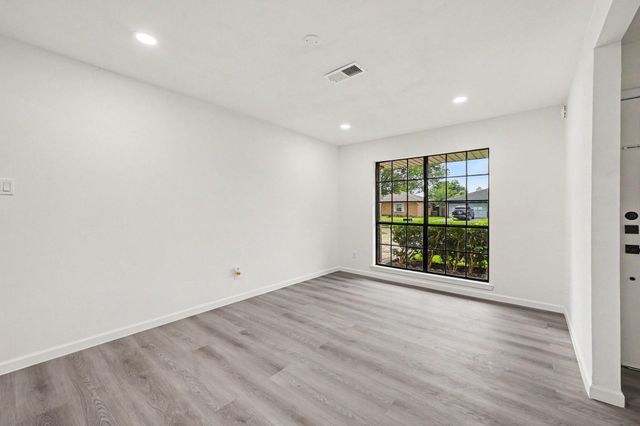 7607 Grape Street, Houston, TX 77074