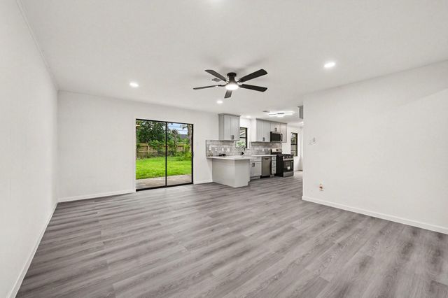 7607 Grape Street, Houston, TX 77074