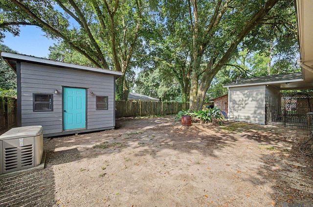 425 E Mcarthur St, Gonzales, LA 70737