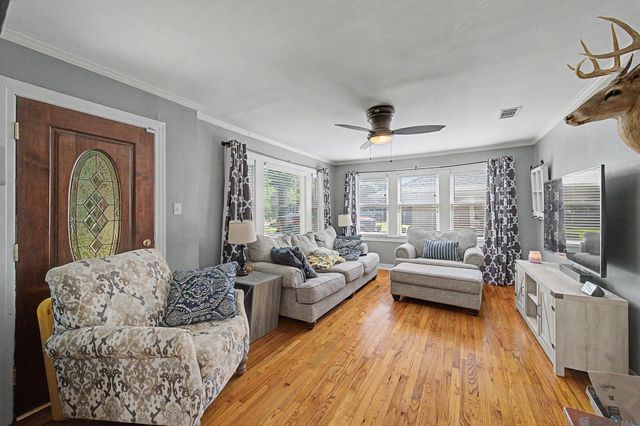 425 E Mcarthur St, Gonzales, LA 70737