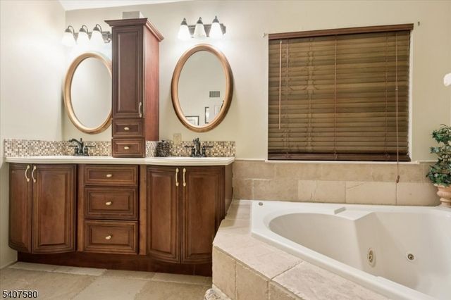 15 Congress Ln, South River Boro, NJ 08882