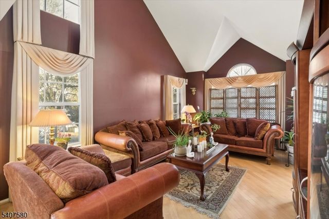 15 Congress Ln, South River Boro, NJ 08882