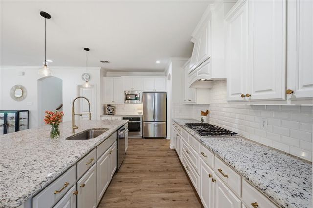 214 Parkview Drive, Aledo, TX 76008