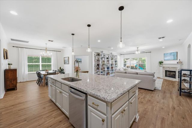 214 Parkview Drive, Aledo, TX 76008
